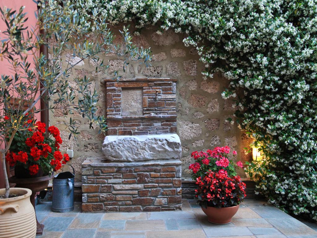 Boutique Hotel Kokkino Spiti Karaferye Dış mekan fotoğraf